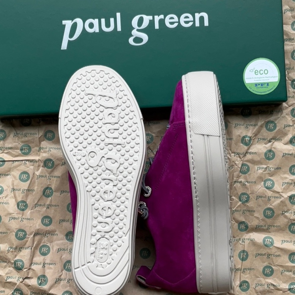 Raspberry suede Leather sneakers. US 6 Never worn.